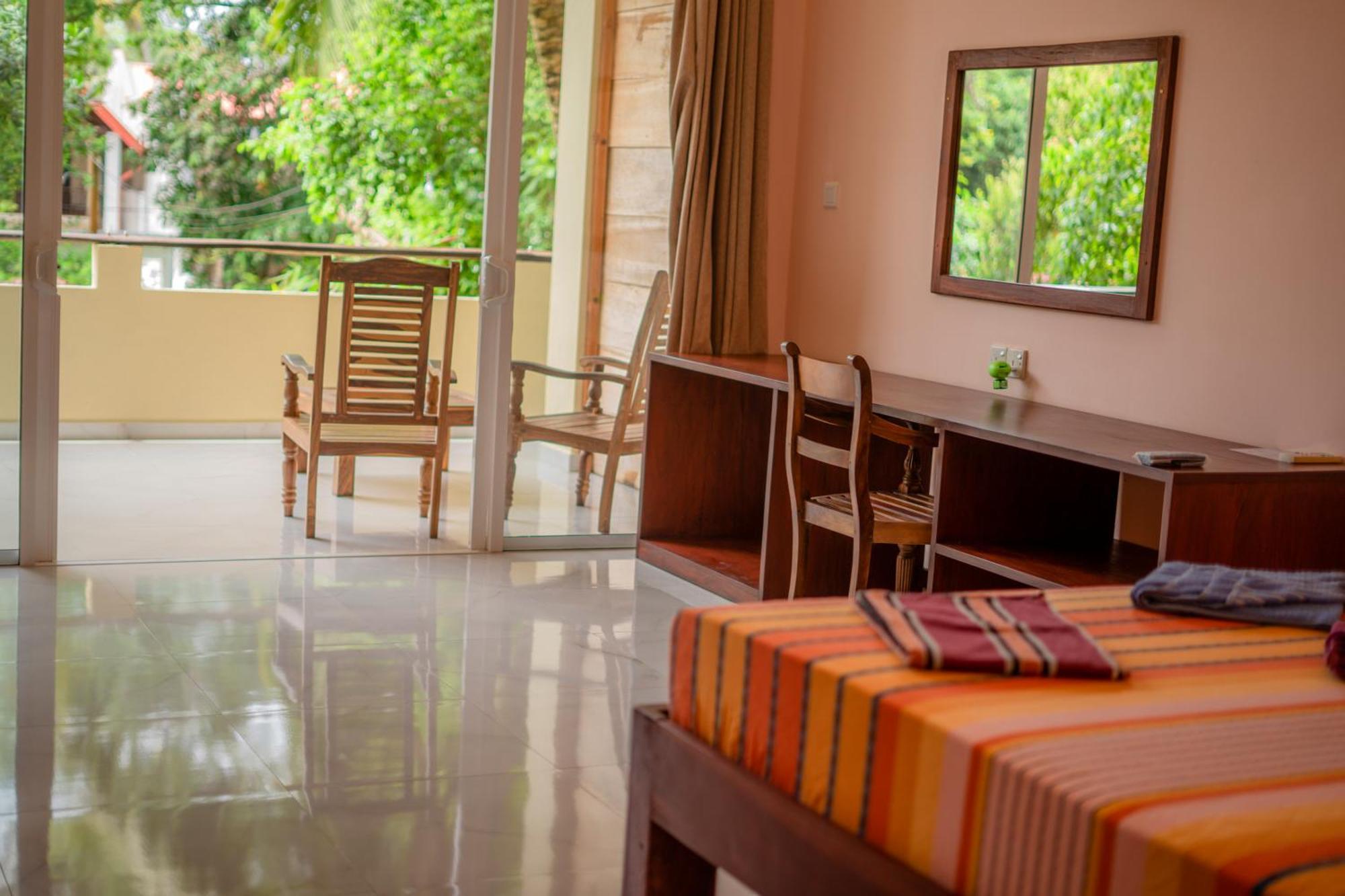 Monkey Villa Хиккадува Экстерьер фото