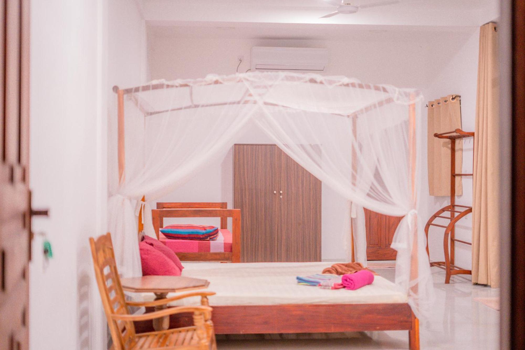 Monkey Villa Хиккадува Экстерьер фото